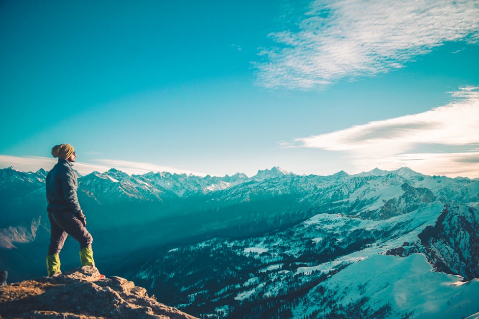 How Bespoke Travel Agencies Create Custom Polar Expeditions for High-End Explorers